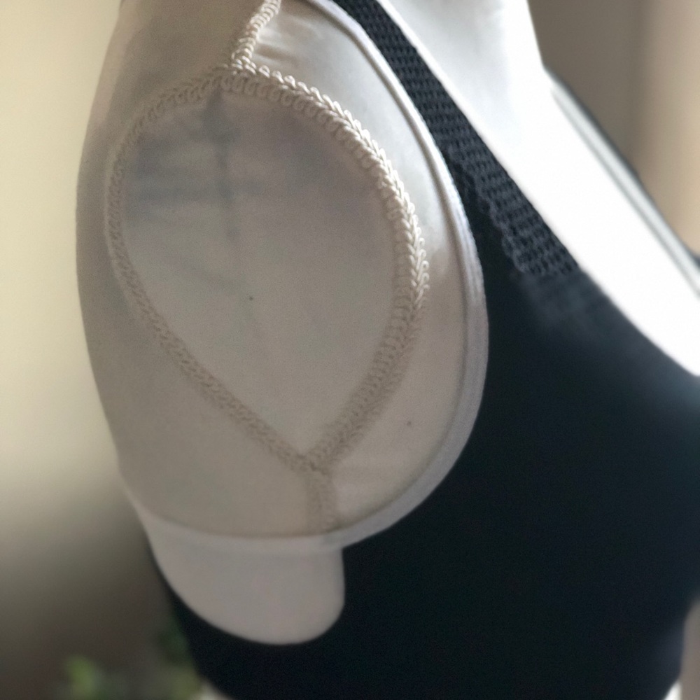 NEW!  SPORTS BRA - Picture 3 of 6